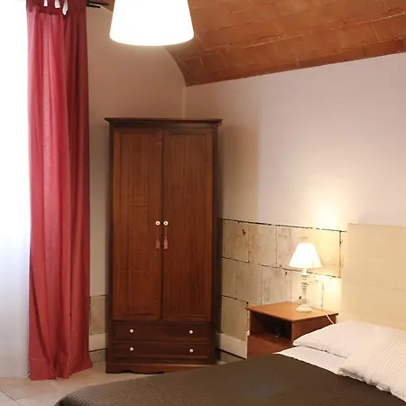 Bed & Tower Pisa